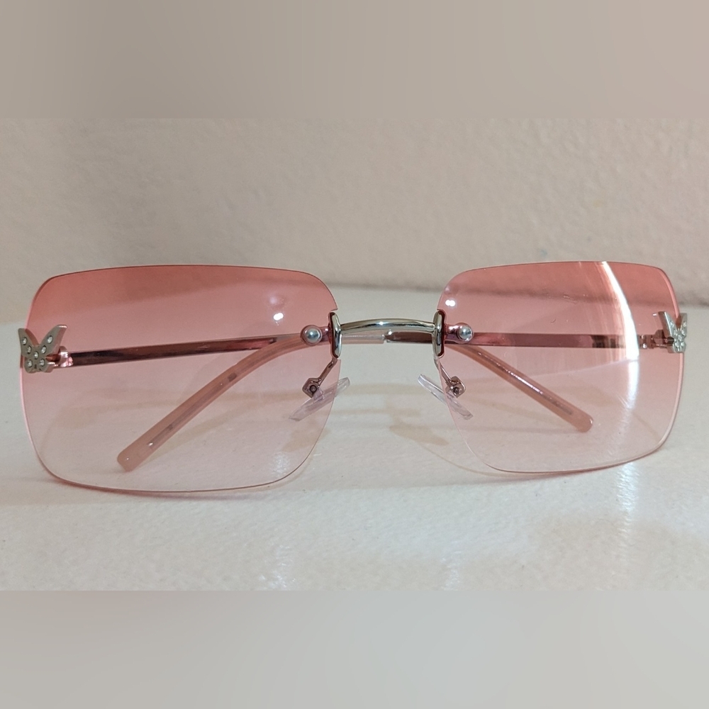 2000s/Y2K Pink Gradient Sunglasses - Picture 2 of 3
